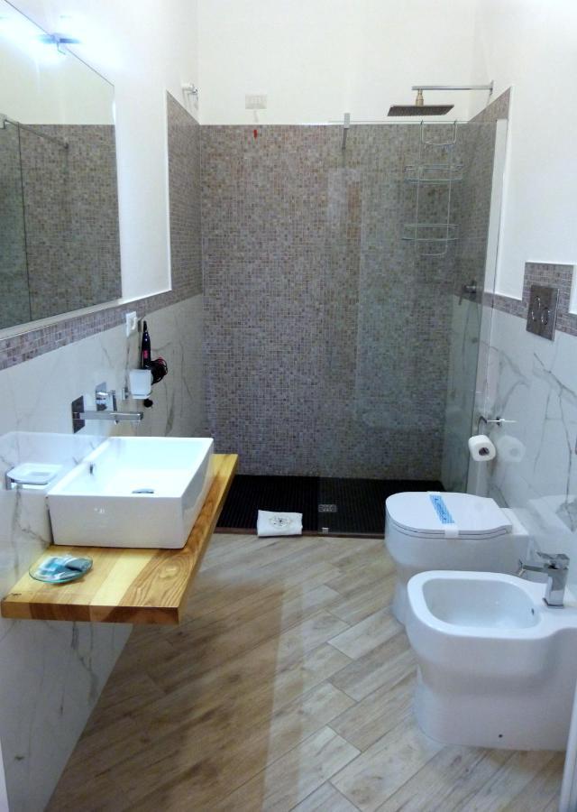 Clelia'S Boutique Rooms & Suites La Maddalena  Zewnętrze zdjęcie